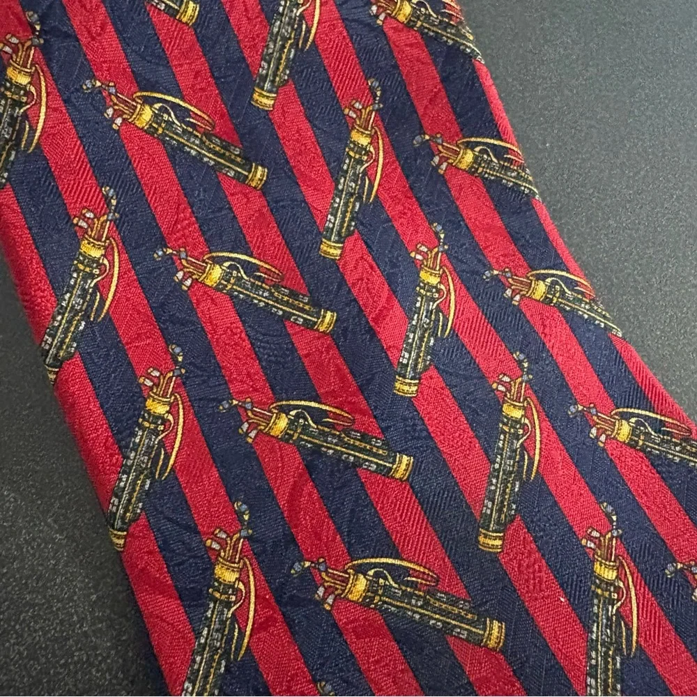 Vintage Tommy Hilfiger Golf Red Blue Tie Necktie Made in USA Italian Silk 4”x58”
